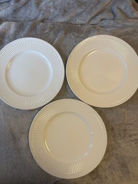 Mikasa Ivory White Italian Countryside DD900 Dinner Plates - Set of 3